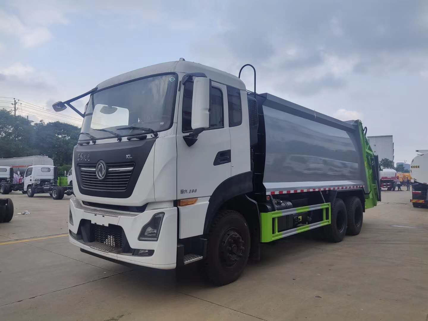 東風 （18方）壓縮垃圾車【國六排放】廣東包牌