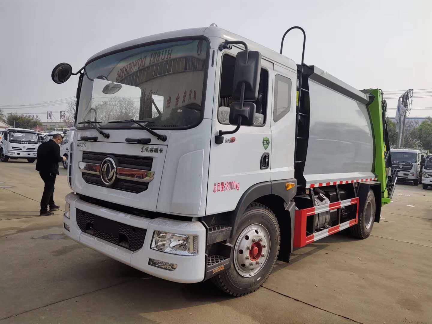東風 （10方）壓縮垃圾車【國六排放】廣東包牌